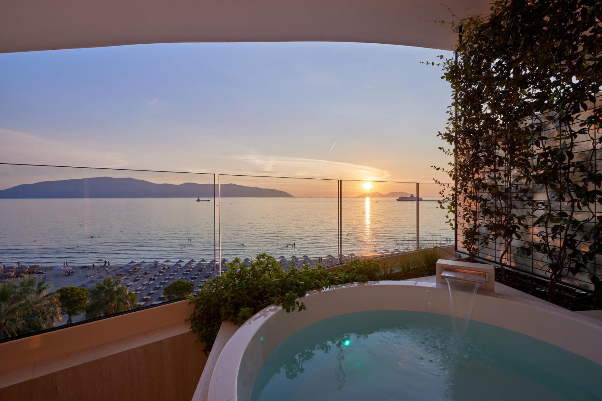 Valis Luxury Hotel Vlorë Extérieur photo