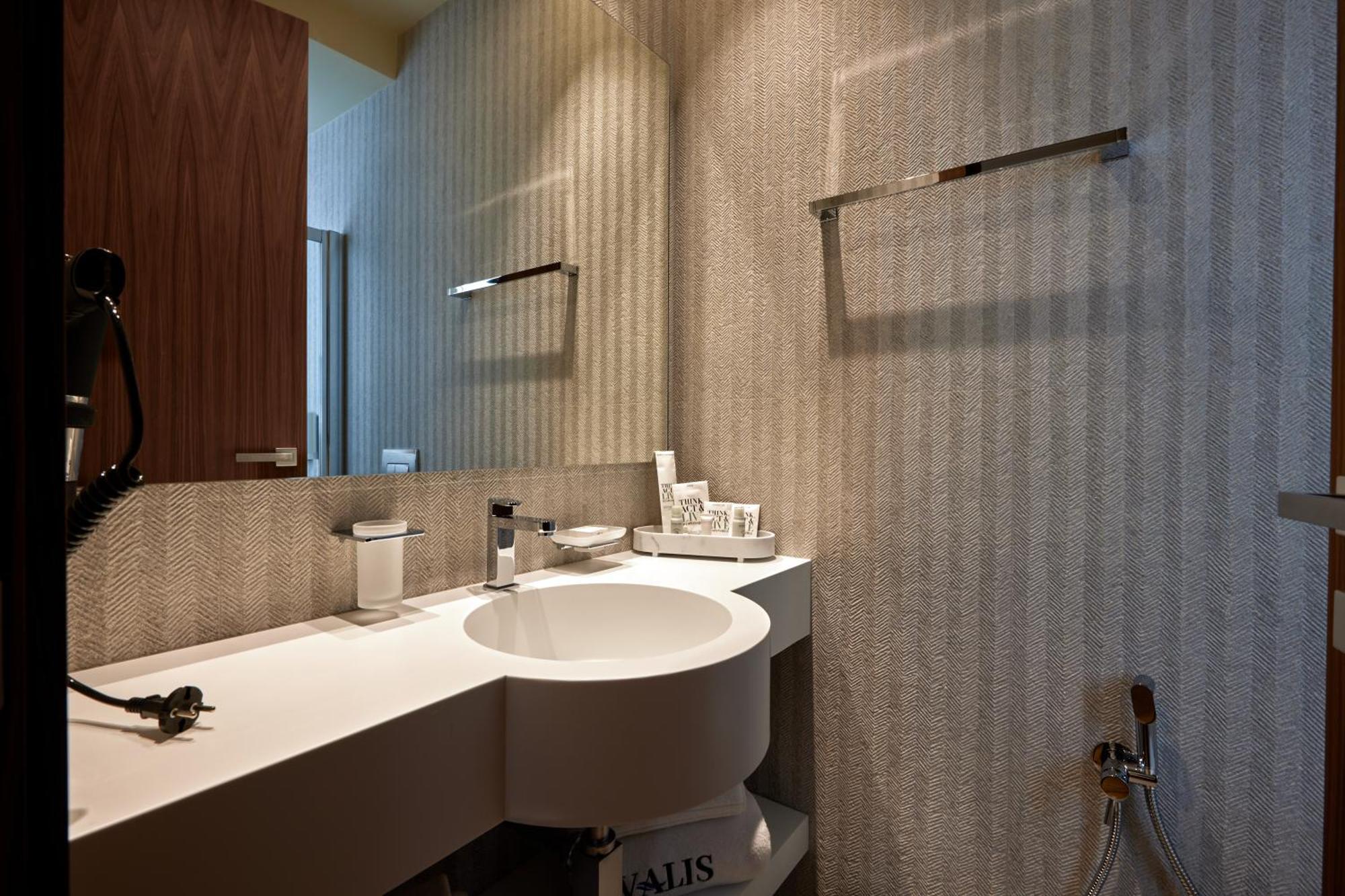 Valis Luxury Hotel Vlorë Extérieur photo